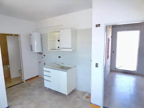 EXCELENTE DEPTO DE 2 AMBIENTES NUEVO CTRFRTE VISTA ABIERTA SUPER LUM. VENTILADO