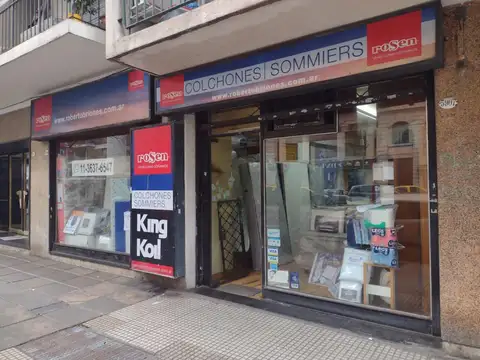 Local sobre Av Rivadavia buen frente 