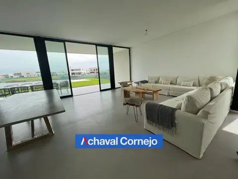 Casa en Alquiler al Oeste