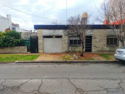 Casa amplia y bien ubicada.