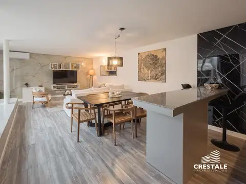 Venta - Casa 2 dormitorios con patio, jardín y parrillero - Pichincha, Rosario.