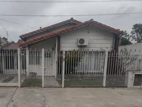 Venta de Casa en Ramos Mejía 6 ambientes