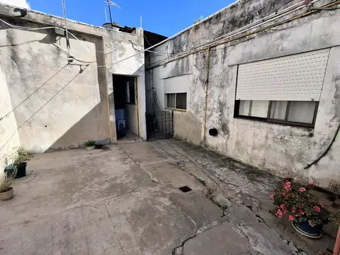 Casa en venta en Villa Maipú 6 amb. para reciclar