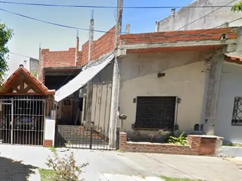 HAEDO - Casa tres ambientes a reciclar