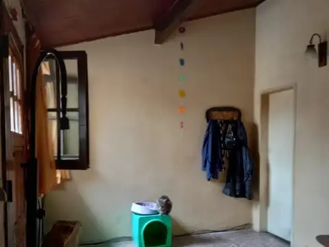 Casa 3 ambientes con 1 baño