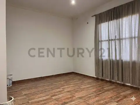 Casa 12 ambientes con 3 baños