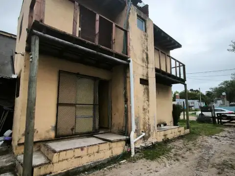 Casa 3 ambientes con 2 baños