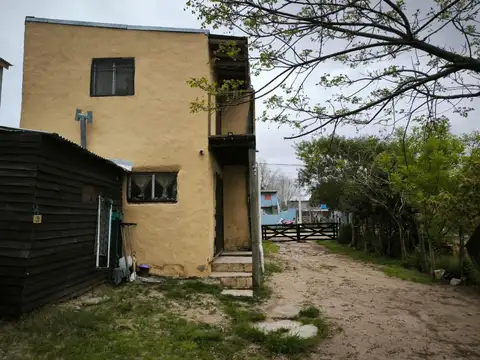 Casa en Venta con 3 cocheras