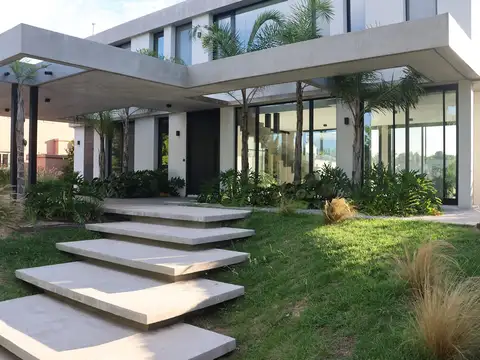 Casa a estrenar en Pilará · Moderna, muy luminosa y con pileta