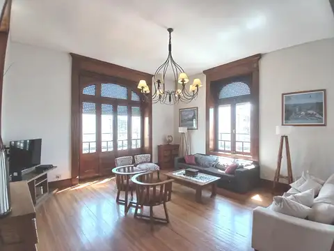 Departamento 8 ambientes con 4 baños