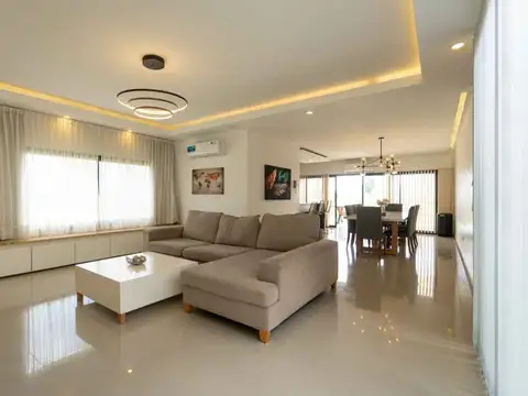 Casa en Venta en Área 60, USD 259.000
