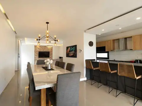 Casa 6 ambientes con 2 baños