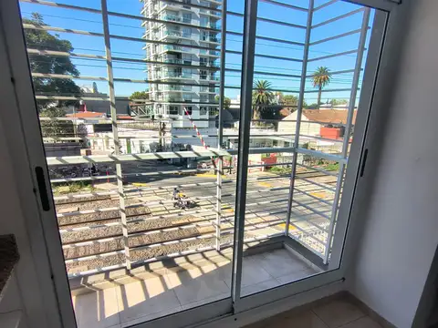 Dúplex Impecable en Lomas - Diseño y Confort a pasos de todo