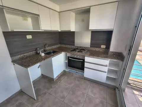 Garibaldi 100, Piso 1