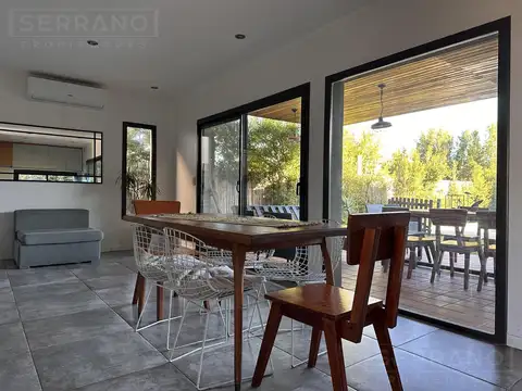 Casa en venta de 4 ambientes con pileta en Vila Marina, Villanueva