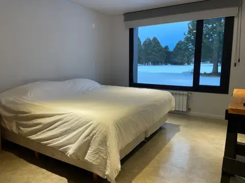 Casa en Venta con 4 cocheras