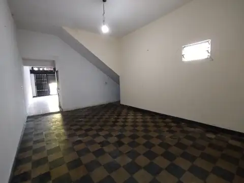 Local en Alquiler Via Púb.