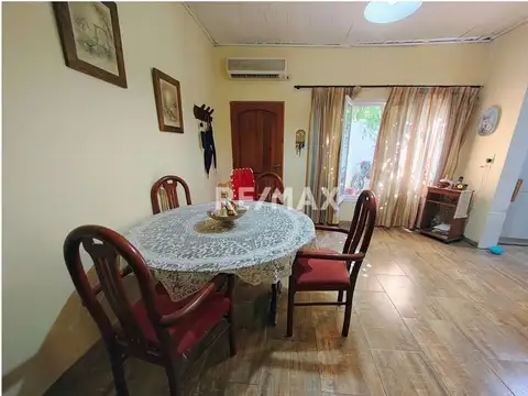 Casa 5 ambientes con 3 baños
