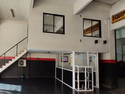 Local en Alquiler Via Púb.