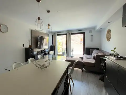 Depto Tipo Casa 2 ambientes con 1 baño