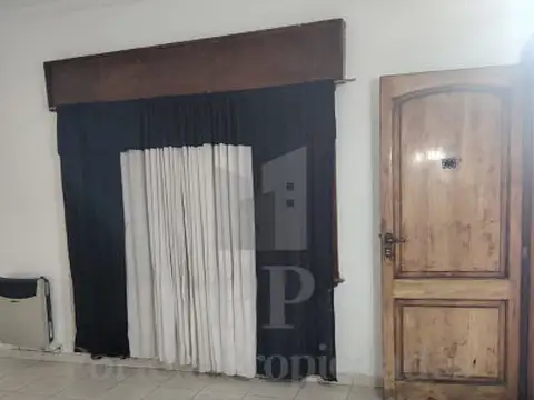 Depto Tipo Casa en Alquiler con 1 cocheras