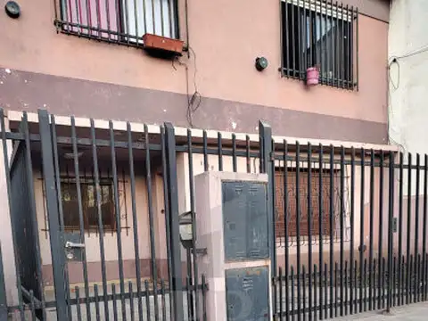 Depto Tipo Casa en Alquiler de 3 ambientes