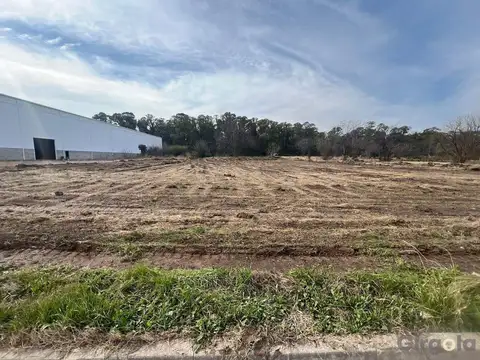 Lote industrial de 2441 m2  en venta Merlo