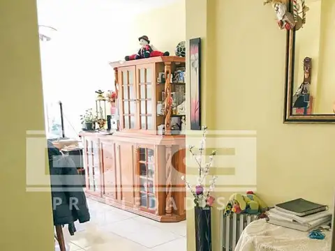 Av. Cordoba al 2500 Entre Larrea y Paso