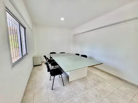 Oficina en Alquiler al Este