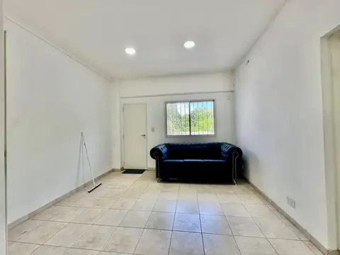 Oficina en Alquiler en José Clemente Paz, $ 850.000