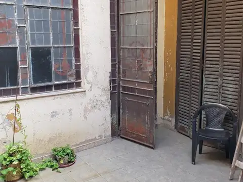 Depto Tipo Casa en Venta 110 años