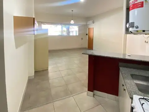 1 AMB BAJAS EXPENSAS,40 MTS TOT,PB AL FRENTE, MUY LUM,A PASOS DE AV J.B.JUSTO Y SAN MARTIN