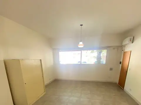 1 AMB BAJAS EXPENSAS,40 MTS TOT,PB AL FRENTE, MUY LUM,A PASOS DE AV J.B.JUSTO Y SAN MARTIN