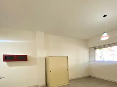 Espinosa 1800, Piso PB