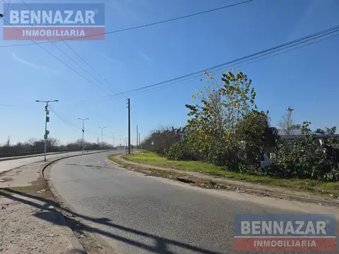 Fondo de Comercio ex estacion de servicio, entrada y salida a Camino de Cintura y Camino Ribereño