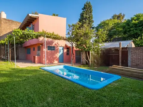 Casa en Alquiler con 1 cochera