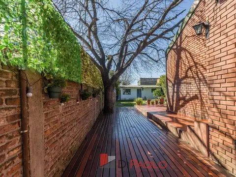 Casa 6 ambientes con 2 baños