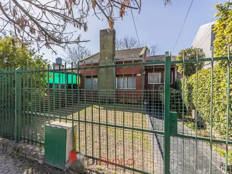 Venta casa 6 ambientes con cochera doble en Ciudad Jardin El Libertador