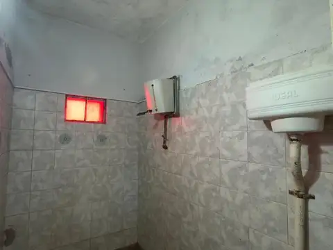 CASA EN VENTA 1 DORMITORIO A REFACCIONAR-ANDINO