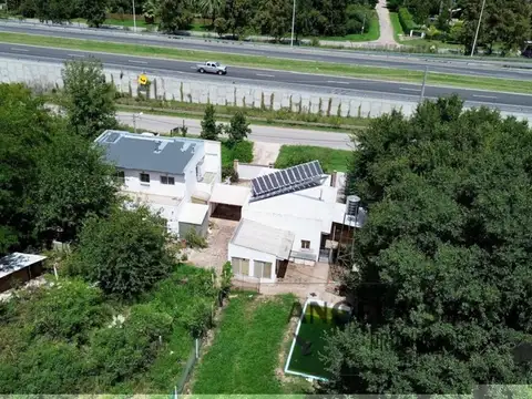 Excelente complejo comercial.