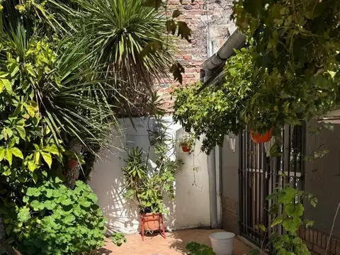 PH DE 3 AMB A 5 CUADRAS DE HIPOLITO YRIGOYEN 