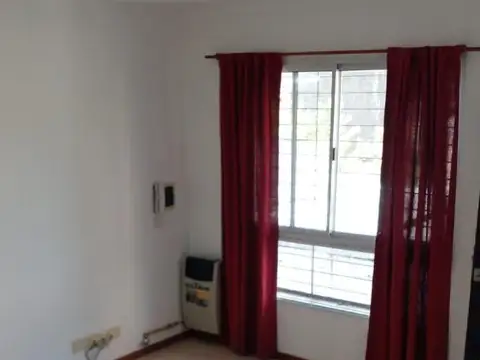 Departamento en Alquiler en Abasto, $ 440.000