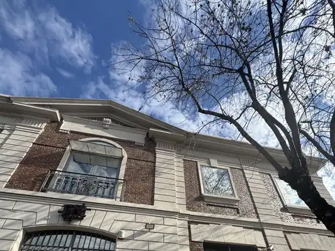 VENTA DE GALPON DE 3,635 M2 CON OFICINAS EN PARQUE PATRICIOS - DISTRITO TECNOLOGICO