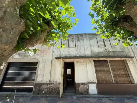 Casa de 3 ambientes al frente - Lanús Oeste