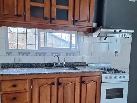 Av. Hypolito Yrigoyen 1800, Piso 1