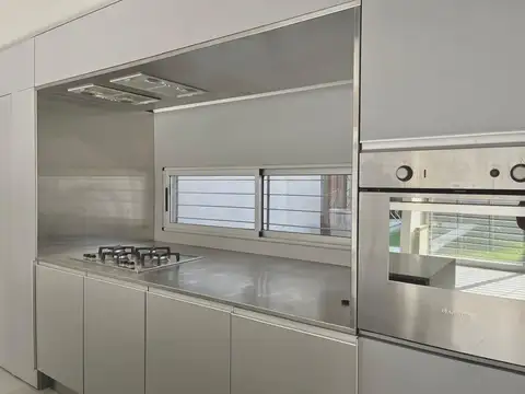 Depto Tipo Casa en Alquiler al Este