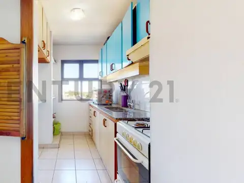 DEPTO 2 DORMIS CON QUINCHO CON PARRILLA Y COCHERA - 65 E/ 28