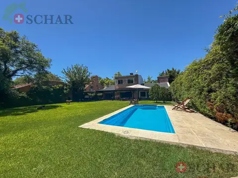 Casa 6 ambientes con 3 baños