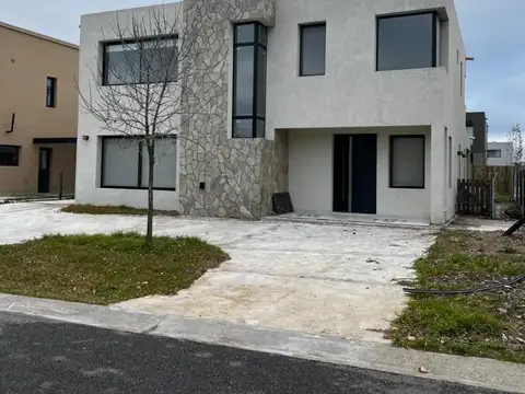 Casa en Alquiler Temporal en Lagoon Pilar, USD 7.000