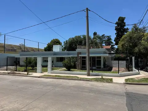 Casa en alquiler - 1 planta - 4 Dormitorios- uso familiar o comercial